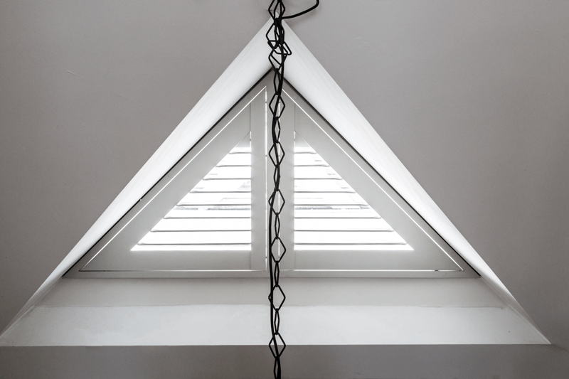shutters raam driehoek hout