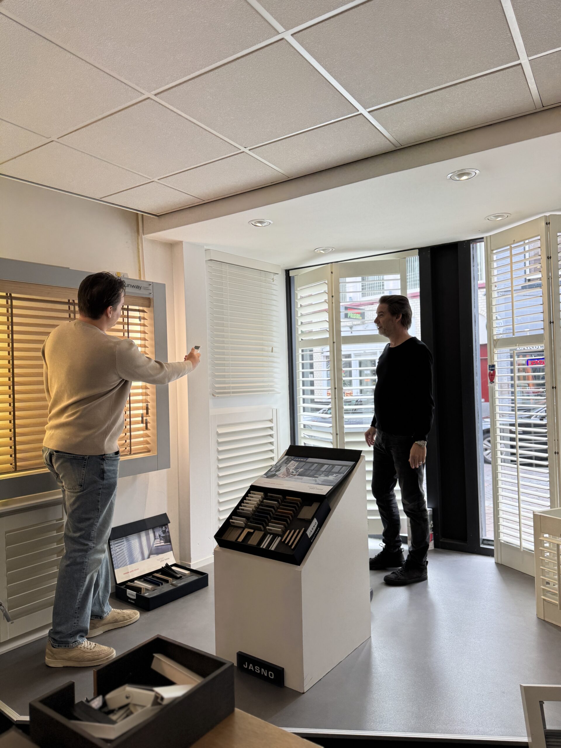 Elektrische raamdecoratie showroom breda